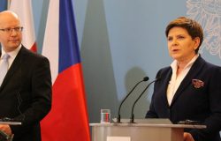 Bohuslav Sobotka i Beata Szydło na wspólnej konferencji prasowej w budynku Kancelarii Prezesa Rady Ministrów