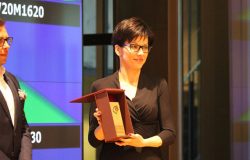 Prof. Małgorzata Zaleska, prezes Giełdy Papierów Wartościowych w Warszawie. Z lewej Filip Grzegorczyk, podsekretarz stanu w ministerstwie skarbu państwa.
