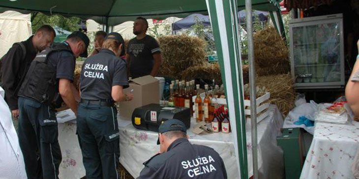 Nalot Służby Celnej na Festiwal Smaku w Grucznie