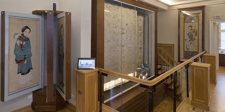 Tkaniny oraz sztuka Dalekiego Wschodu w Galerii Magazynowej, Galeria Magazynowa