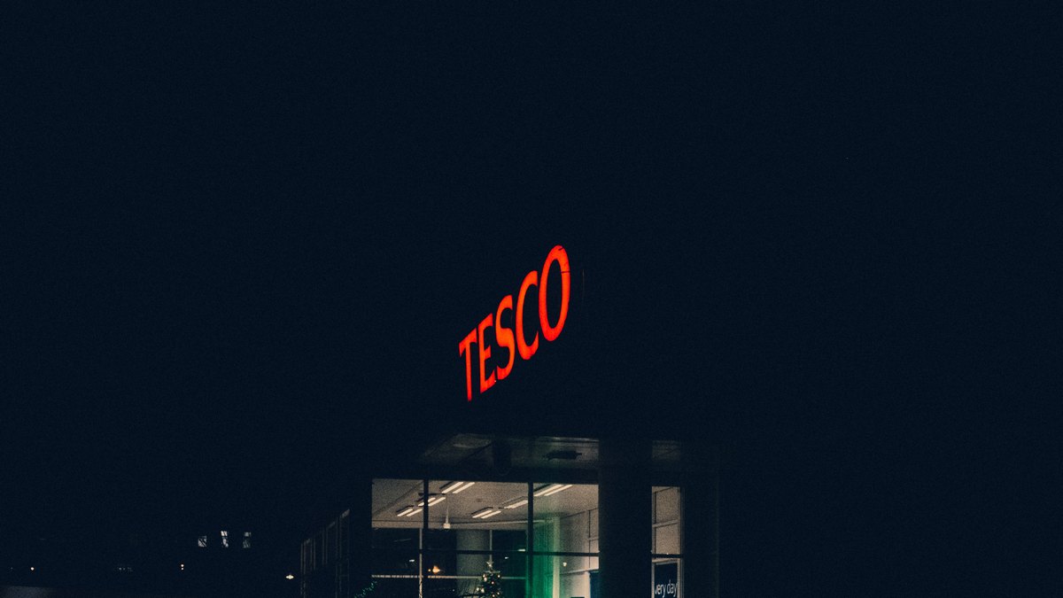 Logo "Tesco"