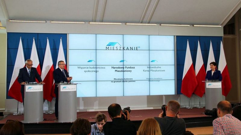 Minister Andrzej Adamczyk i minister Kazimierz Smoliński