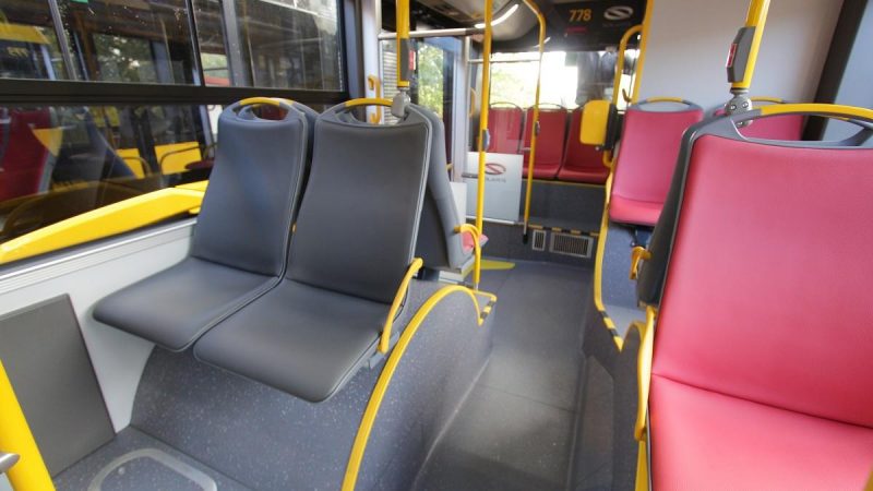 W pojazdach Warszawskiego Transportu Publicznego testowane są nowe siedzenia