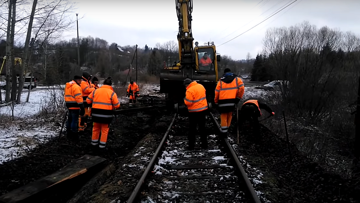 Prace PKP PLK na odcinku linii nr 108 Uherce - Krościenko