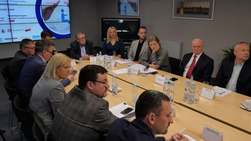 Okrągły stół z okazji Międzynarodowego Dnia Osób Niepełnosprawnych.